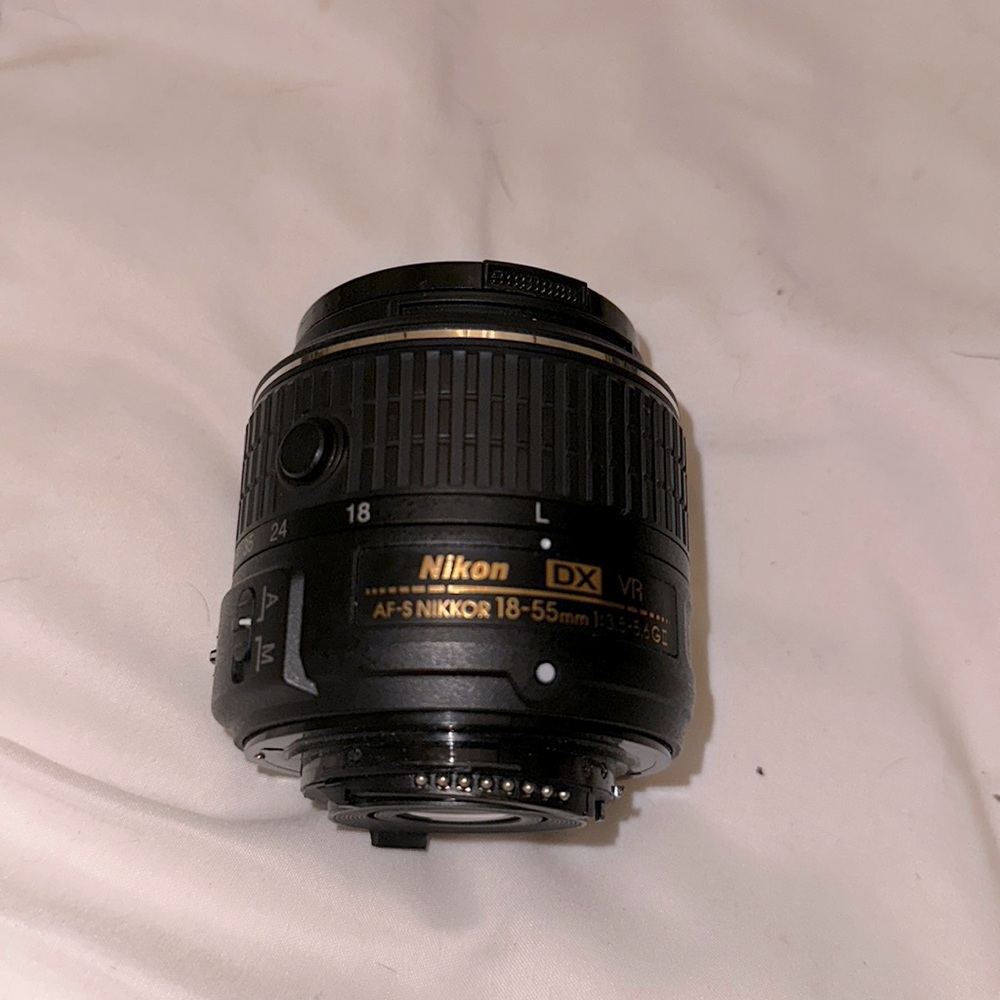 Nikon AF-P DX NIKKOR 18-55mm f/3.5-5.6G VR Lens for Nikon DSLR Cameras